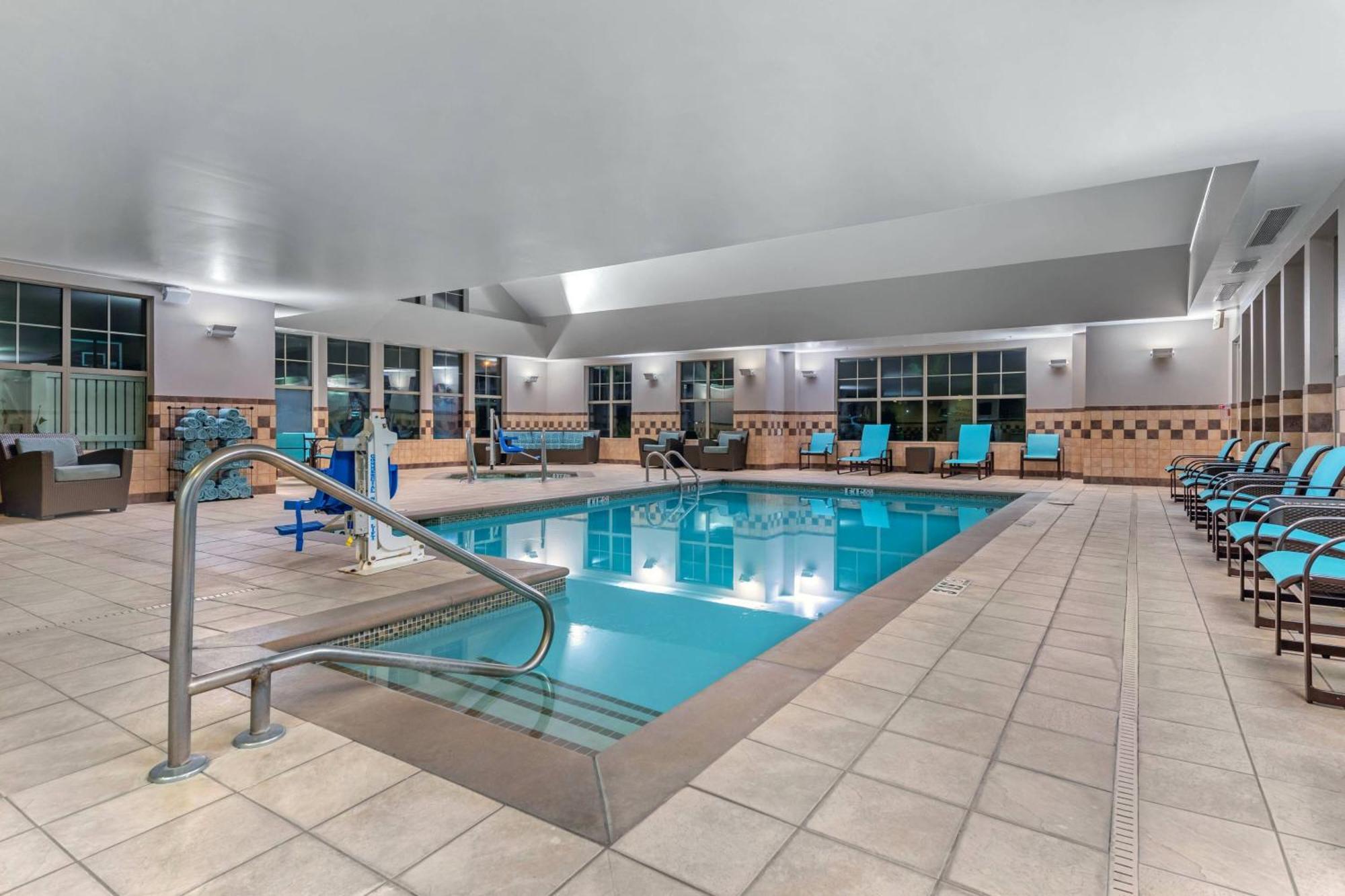 By Marriott Hotel Columbus